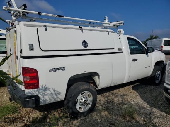 ✅ 2014 Chevrolet Silverado 2500HD Work Truck • VIN: 1GC0KVCG8EF165881 • Lot: 44545005. Wystawiony na Copart z przebiegiem 155 055 mil. Bezpłatny archiwum sprzedaży aukcyjnych z USA i szczegółowy raport historii pojazdu na DreamBid. Zdjęcie 3.
