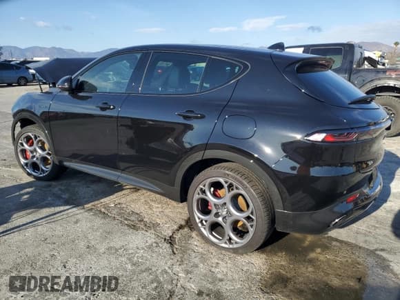 ✅ 2024 Alfa Romeo Tonale Veloce • VIN: ZASPATDW1R3055326 • Lot: 42246275. Wystawiony na Copart z przebiegiem 7 123 mil. Bezpłatny archiwum sprzedaży aukcyjnych z USA i szczegółowy raport historii pojazdu na DreamBid. Zdjęcie 2.