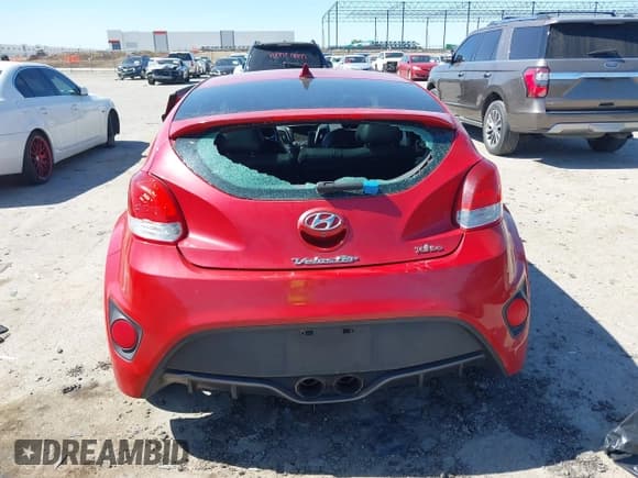 ✅ 2016 Hyundai Veloster Turbo • VIN: KMHTC6AE6GU294648 • Lot: 42311378. Wystawiony na IAAI z przebiegiem 94 552 mil. Bezpłatny archiwum sprzedaży aukcyjnych z USA i szczegółowy raport historii pojazdu na DreamBid. Zdjęcie 16.