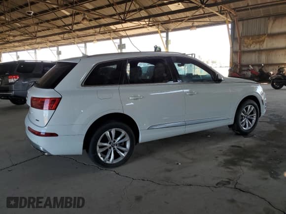 ✅ 2017 Audi Q7 Premium Plus • VIN: WA1LHAF75HD051606 • Lot: 90517385. Wystawiony na Copart z przebiegiem Nie podano. Bezpłatny archiwum sprzedaży aukcyjnych z USA i szczegółowy raport historii pojazdu na DreamBid. Zdjęcie 3.