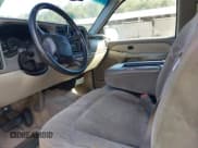 ✅ 2002 Chevrolet Suburban LT • VIN: 1GNEC16Z22J144081 • Лот: 43634698. Опубликован ранее на IAAI с пробегом 374 265 миль. Бесплатный доступ к архиву аукционных продаж из США и подробный отчёт об истории автомобиля на DreamBid. Изображение 5.