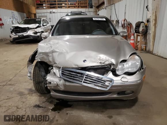 ✅ 2003 Mercedes-Benz C 240 • VIN: WDBRF81J63F356884 • Lot: 63701705. Wystawiony na Copart z przebiegiem 104 856 mil. Bezpłatny archiwum sprzedaży aukcyjnych z USA i szczegółowy raport historii pojazdu na DreamBid. Zdjęcie 5.