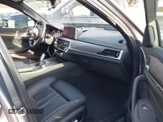 ✅ 2019 BMW 5 Series 540i • VIN: WBAJE5C59KWW10339 • Lot: 43688928. Listed on IAAI with 67,725 mi. Free auction sales archive from the USA and detailed vehicle history report at DreamBid. Image 5.