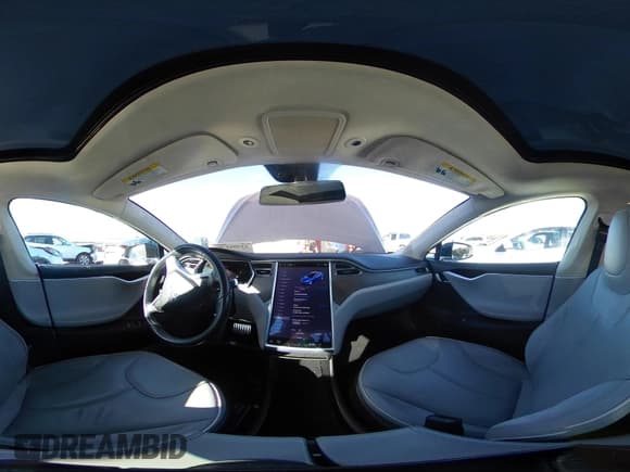 ✅ 2012 Tesla Model S Performance • VIN: 5YJSA1DP9CFP01533 • Lot: 43705370. Wystawiony na IAAI z przebiegiem 116 775 mil. Bezpłatny archiwum sprzedaży aukcyjnych z USA i szczegółowy raport historii pojazdu na DreamBid. Zdjęcie 19.