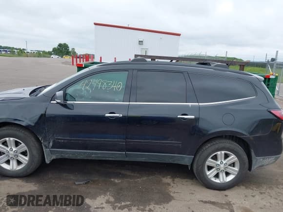 ✅ 2014 Chevrolet Traverse LT • VIN: 1GNKVGKD4EJ348282 • Lot: 42498340. Wystawiony na IAAI z przebiegiem 172 179 mil. Bezpłatny archiwum sprzedaży aukcyjnych z USA i szczegółowy raport historii pojazdu na DreamBid. Zdjęcie 14.