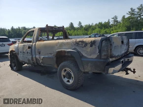 ✅ 2007 Chevrolet Silverado 2500HD Work Truck • VIN: 1GCHK24D77E124964 • Лот: 61445755. Опубликован ранее на Copart с пробегом Не указан. Бесплатный доступ к архиву аукционных продаж из США и подробный отчёт об истории автомобиля на DreamBid. Изображение 2.