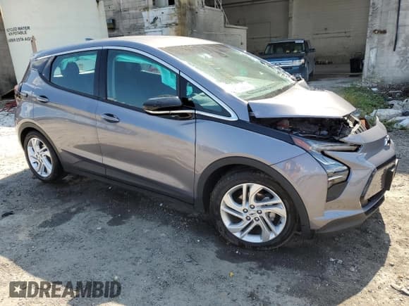 ✅ 2023 Chevrolet Bolt EV 1LT • VIN: 1G1FW6S0XP4202137 • Lot: 72589994. Wystawiony na Copart z przebiegiem Nie podano. Bezpłatny archiwum sprzedaży aukcyjnych z USA i szczegółowy raport historii pojazdu na DreamBid. Zdjęcie 4.