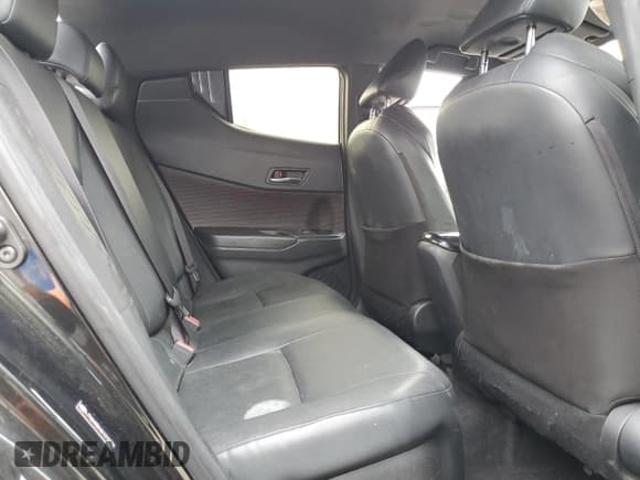 ✅ 2019 Toyota C-HR LE • VIN: JTNKHMBX4K1019792 • Лот: 92681875. Опубликован ранее на Copart с пробегом 124 819 миль. Бесплатный доступ к архиву аукционных продаж из США и подробный отчёт об истории автомобиля на DreamBid. Изображение 11.