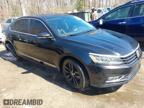 ✅ 2016 Volkswagen Passat SEL Premium • VIN: 1VWCM7A35GC020933 • Lot: 41810628. Wystawiony na IAAI z przebiegiem 213 754 mil. Bezpłatny archiwum sprzedaży aukcyjnych z USA i szczegółowy raport historii pojazdu na DreamBid. Zdjęcie 1.