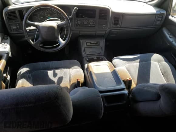 2001 Chevrolet Silverado 1500 LT z VIN 1GCEC19T41Z189653, wystawiony jako Copart lot #49685925 z przebiegiem 393 922 mil mil oraz Szkoda całkowita • Salvage title. Historia ofert i sprzedaży dostępna na DreamBid. Obrazek 8.