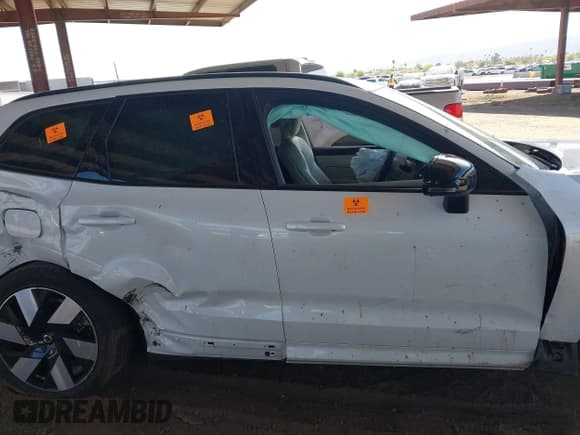 ✅ 2024 Volvo XC60 Plus Dark Theme • VIN: YV4H60DL9R1915780 • Lot: 42025076. Listed on IAAI with Not provided. Free auction sales archive from the USA and detailed vehicle history report at DreamBid. Image 12.