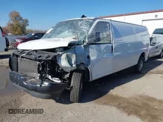 ✅ 2024 Chevrolet Express Cargo • VIN: 1GCWGBFPXR1288381 • Лот: 43477358. Опубликован ранее на IAAI с пробегом 11 929 миль. Бесплатный доступ к архиву аукционных продаж из США и подробный отчёт об истории автомобиля на DreamBid. Изображение 2.