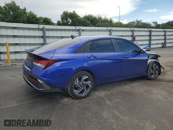 ✅ 2025 Hyundai Elantra SEL Sport • VIN: KMHLM4DG6SU056757 • Lot: 80873435. Listed on Copart with 934 mi. Free auction sales archive from the USA and detailed vehicle history report at DreamBid. Image 3.