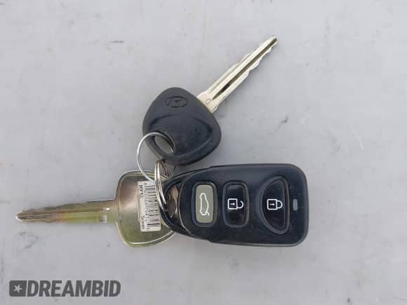 2008 Hyundai Elantra GLS with VIN KMHDU46D98U351979, listed as a IAAI auction lot 43587009 with 167,060 mi miles and . Bid and sale history available at DreamBid. Image 11.