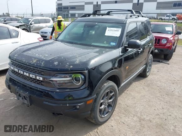 ✅ 2021 Ford Bronco Sport Badlands • VIN: 3FMCR9D98MRB36121 • Lot: 43522605. Listed on IAAI with 110,410 mi. Free auction sales archive from the USA and detailed vehicle history report at DreamBid. Image 2.