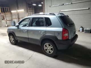 2007 Hyundai Tucson SE z VIN KM8JN72D47U485403, wystawiony jako Copart lot #82332324 z przebiegiem 133 370 mil mil oraz Szkoda całkowita • Salvage title. Historia ofert i sprzedaży dostępna na DreamBid. Obrazek 2.