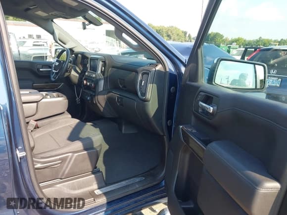 ✅ 2021 Chevrolet Silverado 1500 LT • VIN: 1GCRYDEK0MZ198856 • Lot: 43157302. Wystawiony na IAAI z przebiegiem 26 488 mil. Bezpłatny archiwum sprzedaży aukcyjnych z USA i szczegółowy raport historii pojazdu na DreamBid. Zdjęcie 5.