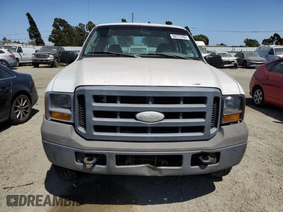 ✅ 2005 Ford F-350 XL • VIN: 1FTWW31P15EB87328 • Lot: 59775765. Listed on Copart with 160,367 mi. Free auction sales archive from the USA and detailed vehicle history report at DreamBid. Image 5.