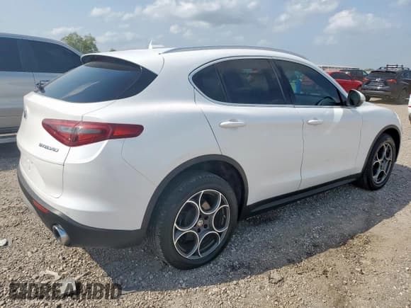 ✅ 2018 Alfa Romeo Stelvio Ti • VIN: ZASFAKBN9J7B76119 • Lot: 57580225. Wystawiony na Copart z przebiegiem 111 851 mil. Bezpłatny archiwum sprzedaży aukcyjnych z USA i szczegółowy raport historii pojazdu na DreamBid. Zdjęcie 3.