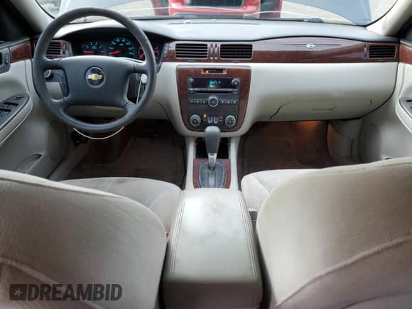 2010 Chevrolet Impala LS z VIN 2G1WA5EN5A1241205, wystawiony jako Copart lot #90408515 z przebiegiem 180 240 mil mil oraz Szkoda całkowita • Salvage title. Historia ofert i sprzedaży dostępna na DreamBid. Obrazek 8.