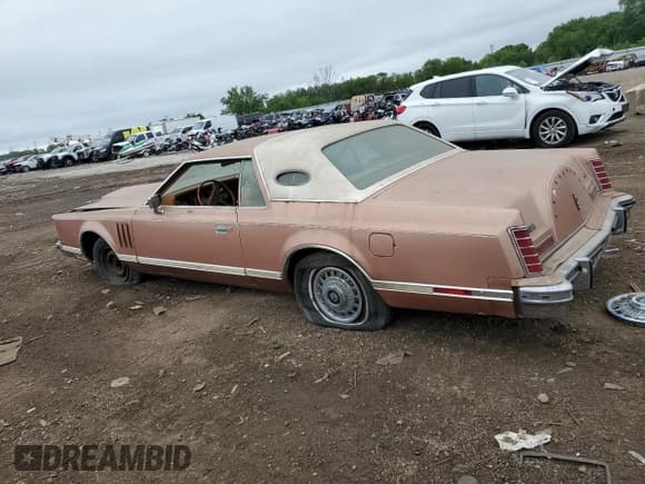 ✅ 1978 Lincoln Mark VIII • VIN: 8Y89A923888 • Lot: 64882725. Listed on Copart with 57,325 mi. Free auction sales archive from the USA and detailed vehicle history report at DreamBid. Image 2.