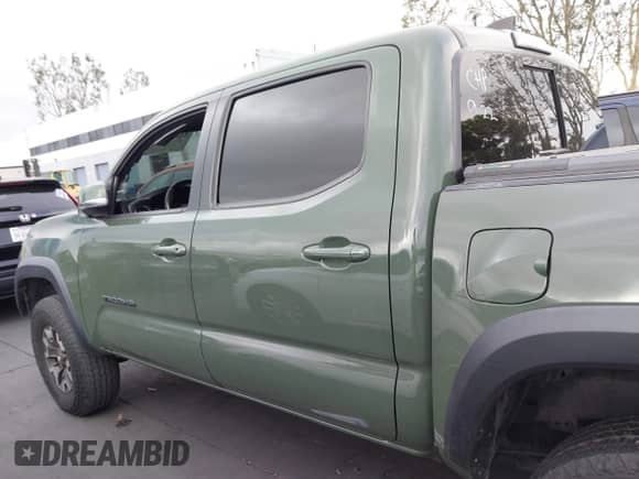 2022 Toyota Tacoma SR5 with VIN 3TMAZ5CN5NM168283, listed as a IAAI auction lot 43322779 with 35,521 mi miles and . Bid and sale history available at DreamBid. Image 14.