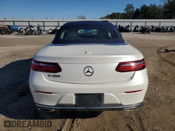 ✅ 2018 Mercedes-Benz E 400 • VIN: WDD1K6FB6JF039951 • Лот: 41745665. Опубликован ранее на Copart с пробегом 57 982 миль. Бесплатный доступ к архиву аукционных продаж из США и подробный отчёт об истории автомобиля на DreamBid. Изображение 6.