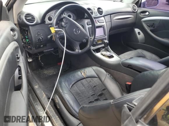 ✅ 2004 Mercedes-Benz CLK 55 AMG • VIN: WDBTJ76H84F071707 • Lot: 68618494. Wystawiony na Copart z przebiegiem 120 068 mil. Bezpłatny archiwum sprzedaży aukcyjnych z USA i szczegółowy raport historii pojazdu na DreamBid. Zdjęcie 8.