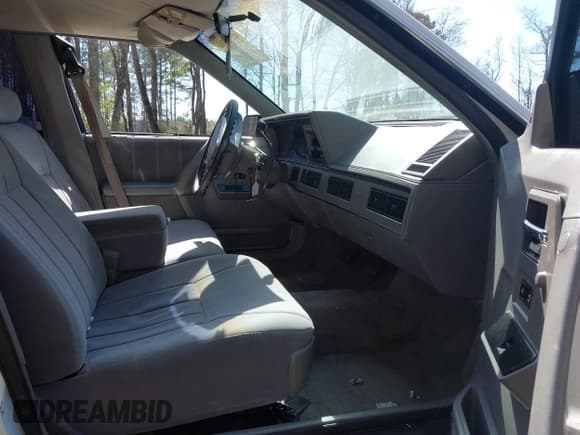 ✅ 1995 Oldsmobile Cutlass Ciera SL • VIN: 1G3AJ55M7S6414175 • Lot: 41779504. Wystawiony na IAAI z przebiegiem 75 657 mil. Bezpłatny archiwum sprzedaży aukcyjnych z USA i szczegółowy raport historii pojazdu na DreamBid. Zdjęcie 5.