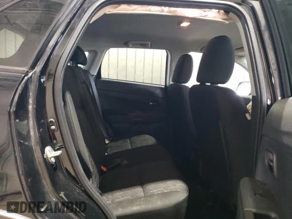 ✅ 2023 Mitsubishi Outlander ES • VIN: JA4ARUAU8PU001008 • Lot: 71491045. Wystawiony na Copart z przebiegiem 14 906 mil. Bezpłatny archiwum sprzedaży aukcyjnych z USA i szczegółowy raport historii pojazdu na DreamBid. Zdjęcie 11.