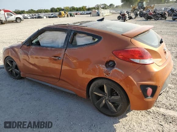✅ 2015 Hyundai Veloster Turbo • VIN: KMHTC6AE4FU232597 • Lot: 74137024. Wystawiony na Copart z przebiegiem Nie podano. Bezpłatny archiwum sprzedaży aukcyjnych z USA i szczegółowy raport historii pojazdu na DreamBid. Zdjęcie 2.