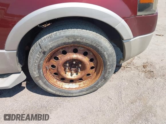 ✅ 2007 Ford Expedition Eddie Bauer • VIN: 1FMFU18577LA65467 • Lot: 42854485. Wystawiony na IAAI z przebiegiem 261 956 mil. Bezpłatny archiwum sprzedaży aukcyjnych z USA i szczegółowy raport historii pojazdu na DreamBid. Zdjęcie 13.