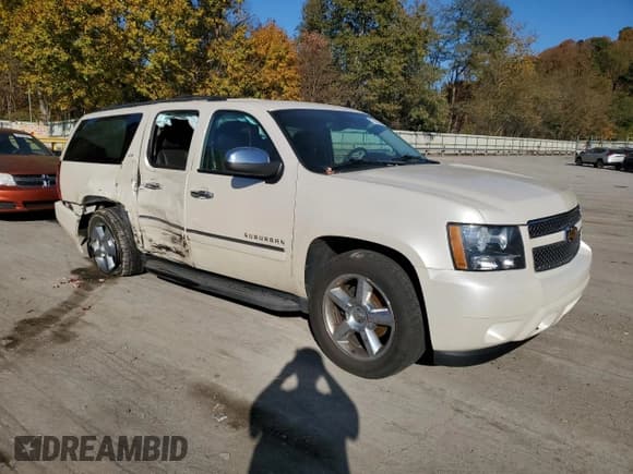 ✅ 2013 Chevrolet Suburban LTZ • VIN: 1GNSKKE7XDR280975 • Lot: 77025984. Wystawiony na Copart z przebiegiem 105 301 mil. Bezpłatny archiwum sprzedaży aukcyjnych z USA i szczegółowy raport historii pojazdu na DreamBid. Zdjęcie 4.