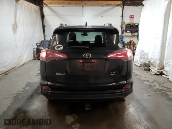 ✅ 2017 Toyota RAV4 LE • VIN: 2T3BFREV2HW577846 • Lot: 92533945. Wystawiony na Copart z przebiegiem 178 981 mil. Bezpłatny archiwum sprzedaży aukcyjnych z USA i szczegółowy raport historii pojazdu na DreamBid. Zdjęcie 6.