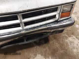 1988 Dodge Dakota z VIN 1B7GR14X1JS649622, wystawiony jako IAAI lot #42052513 z przebiegiem 171 724 mil mil oraz . Historia ofert i sprzedaży dostępna na DreamBid. Obrazek 6.