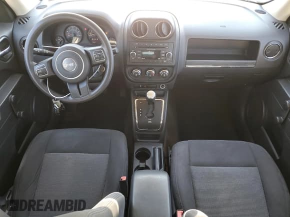 ✅ 2017 Jeep Patriot Sport • VIN: 1C4NJPBA3HD187434 • Лот: 89823265. Опубликован ранее на Copart с пробегом 161 965 миль. Бесплатный доступ к архиву аукционных продаж из США и подробный отчёт об истории автомобиля на DreamBid. Изображение 8.