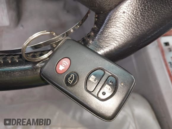 ✅ 2010 Toyota Highlander Limited • VIN: JTEYK3EH8A2097494 • Лот: 41516578. Опубликован ранее на IAAI с пробегом 216 077 миль. Бесплатный доступ к архиву аукционных продаж из США и подробный отчёт об истории автомобиля на DreamBid. Изображение 11.