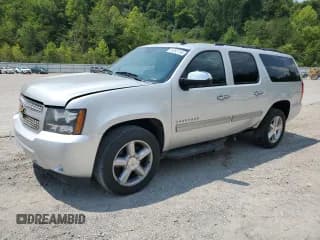 ✅ 2014 Chevrolet Suburban LT • VIN: 1GNSKJE74ER143879 • Lot: 65392194. Wystawiony na Copart z przebiegiem 277 412 mil. Bezpłatny archiwum sprzedaży aukcyjnych z USA i szczegółowy raport historii pojazdu na DreamBid. Zdjęcie 1.