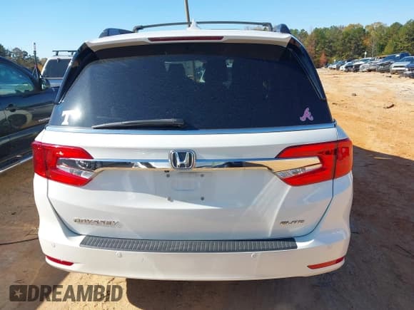 ✅ 2019 Honda Odyssey Elite • VIN: 5FNRL6H93KB010711 • Lot: 43598114. Listed on IAAI with 111,816 mi. Free auction sales archive from the USA and detailed vehicle history report at DreamBid. Image 16.