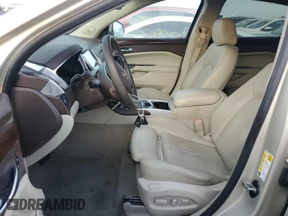 ✅ 2013 Cadillac SRX Luxury Collection • VIN: 3GYFNCE32DS647198 • Lot: 74796014. Wystawiony na Copart z przebiegiem 58 537 mil. Bezpłatny archiwum sprzedaży aukcyjnych z USA i szczegółowy raport historii pojazdu na DreamBid. Zdjęcie 7.