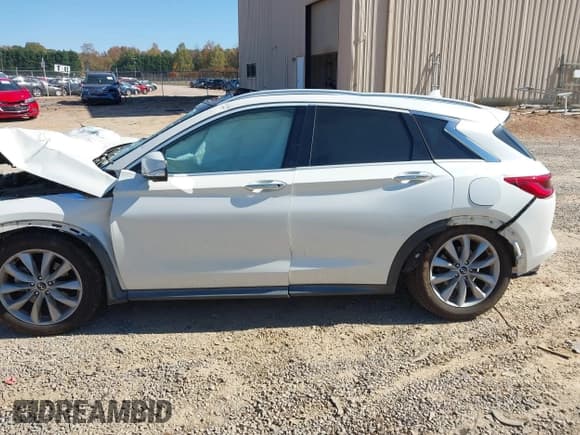 ✅ 2019 Infiniti QX50 Essential • VIN: 3PCAJ5M37KF106968 • Lot: 43619395. Wystawiony na IAAI z przebiegiem 44 637 mil. Bezpłatny archiwum sprzedaży aukcyjnych z USA i szczegółowy raport historii pojazdu na DreamBid. Zdjęcie 13.
