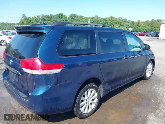 ✅ 2012 Toyota Sienna XLE • VIN: 5TDDK3DC8CS036344 • Lot: 42548259. Wystawiony na IAAI z przebiegiem 210 155 mil. Bezpłatny archiwum sprzedaży aukcyjnych z USA i szczegółowy raport historii pojazdu na DreamBid. Zdjęcie 4.