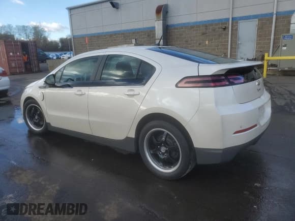 ✅ 2014 Chevrolet Volt • VIN: 1G1RD6E42EU149402 • Лот: 90634245. Опубликован ранее на Copart с пробегом 75 740 миль. Бесплатный доступ к архиву аукционных продаж из США и подробный отчёт об истории автомобиля на DreamBid. Изображение 2.
