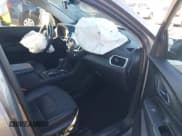 ✅ 2018 Chevrolet Equinox Premier • VIN: 3GNAXVEV0JL117543 • Lot: 43589922. Wystawiony na IAAI z przebiegiem 52 915 mil. Bezpłatny archiwum sprzedaży aukcyjnych z USA i szczegółowy raport historii pojazdu na DreamBid. Zdjęcie 5.