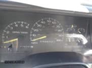 ✅ 1997 Chevrolet Silverado 1500 • VIN: 1GCEC14W6VZ138243 • Lot: 43466539. Wystawiony na IAAI z przebiegiem 176 085 mil. Bezpłatny archiwum sprzedaży aukcyjnych z USA i szczegółowy raport historii pojazdu na DreamBid. Zdjęcie 7.