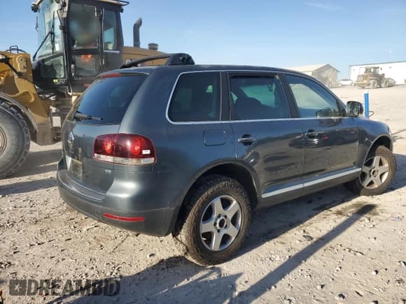 ✅ 2005 Volkswagen Touareg • VIN: WVGZG77L75D075978 • Lot: 92805195. Wystawiony na Copart z przebiegiem Nie podano. Bezpłatny archiwum sprzedaży aukcyjnych z USA i szczegółowy raport historii pojazdu na DreamBid. Zdjęcie 3.