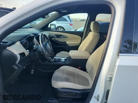 ✅ 2022 Chevrolet Traverse LT Cloth • VIN: 1GNERGKW4NJ158307 • Lot: 42708260. Wystawiony na IAAI z przebiegiem 60 990 mil. Bezpłatny archiwum sprzedaży aukcyjnych z USA i szczegółowy raport historii pojazdu na DreamBid. Zdjęcie 1.