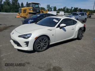 ✅ 2019 Toyota 86 • VIN: JF1ZNAA1XK9701834 • Лот: 65257355. Опубликован ранее на Copart с пробегом 110 756 миль. Бесплатный доступ к архиву аукционных продаж из США и подробный отчёт об истории автомобиля на DreamBid. Изображение 1.