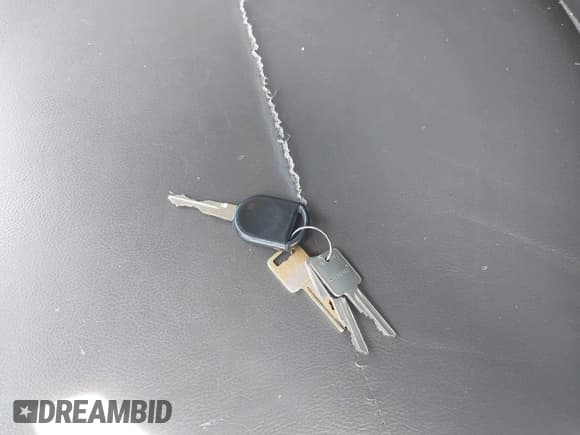 ✅ 2010 Ford F-250 XL • VIN: 1FTSX2B55AEB34547 • Lot: 42579306. Wystawiony na IAAI z przebiegiem 125 938 mil. Bezpłatny archiwum sprzedaży aukcyjnych z USA i szczegółowy raport historii pojazdu na DreamBid. Zdjęcie 11.