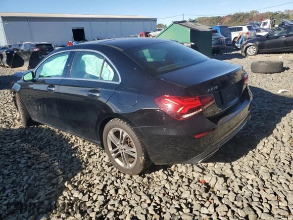 ✅ 2020 Mercedes-Benz A 220 • VIN: W1K3G4FBXLJ211493 • Lot: 82558195. Wystawiony na Copart z przebiegiem 76 020 mil. Bezpłatny archiwum sprzedaży aukcyjnych z USA i szczegółowy raport historii pojazdu na DreamBid. Zdjęcie 2.